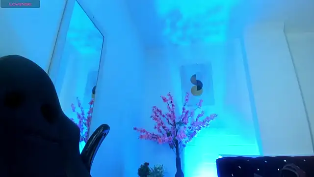 Ayliinn  online show from April 2026 12:47:02 AM