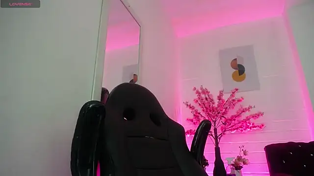 Ayliinn  online show from May 2026 03:26:01 AM