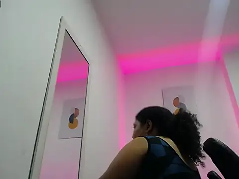 Ayliinn  online show from June 2026 01:33:01 AM