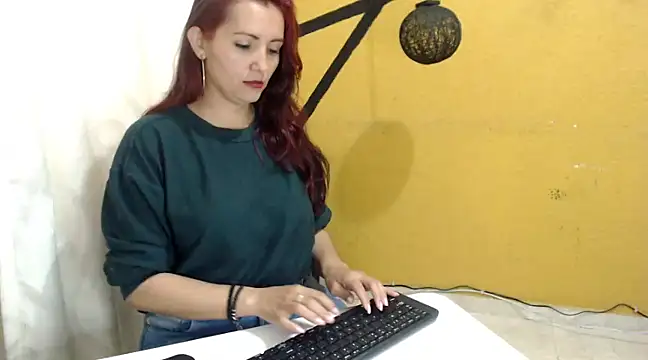 Snapshot of nanis_milf chatting on March 2025 08:40:02 PM nanis milf online show from March 2025 08:40:02 PM