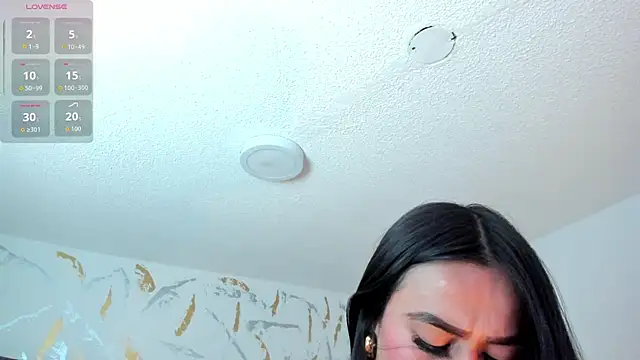 Cristal Velle online show from May 2026 01:01:01 PM