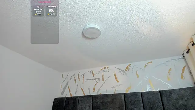 Cristal Velle online show from May 2026 12:57:02 PM