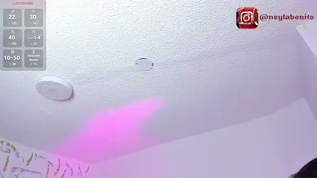 Cristal Velle online show from July 2026 01:17:01 PM