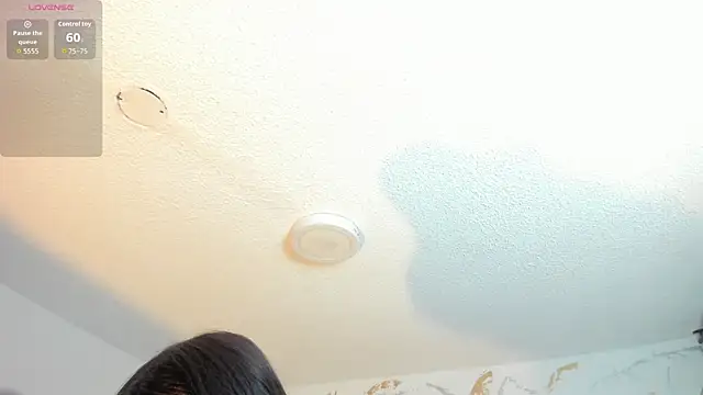 Cristal Velle online show from June 2026 01:01:01 PM