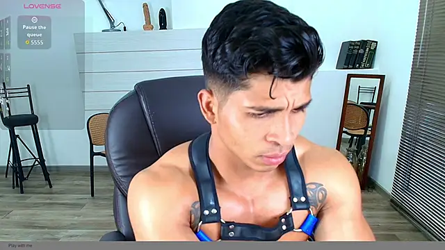 Apolotherock online show from November 2025 07:58:01 PM