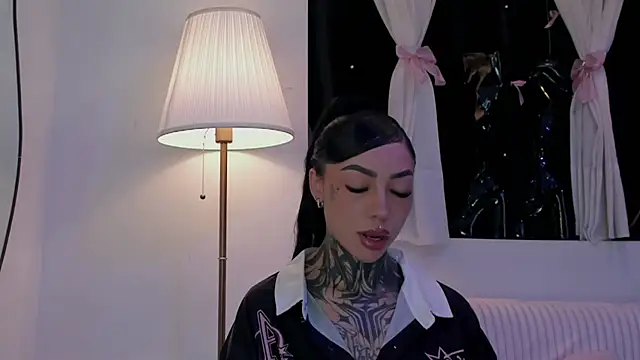 Snapshot of Dani_Valen chatting on December 2025 12:48:01 AM Dani Valen online show from December 2025 12:48:01 AM