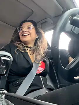 Isabella Varella online show from November 2025 02:17:01 PM