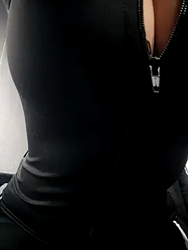 Snapshot of Isabella_Varella chatting on September 2025 12:44:02 PM Isabella Varella online show from September 2025 12:44:02 PM