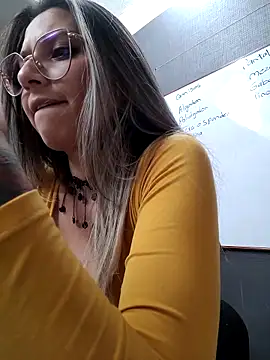 Snapshot of Isabella_Varella chatting on March 2025 06:50:01 PM Isabella Varella online show from March 2025 06:50:01 PM