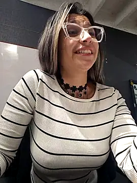 Snapshot of Isabella_Varella chatting on October 2025 01:14:01 AM Isabella Varella online show from October 2025 01:14:01 AM