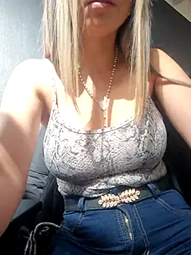 Snapshot of Isabella_Varella chatting on September 2025 12:56:02 PM Isabella Varella online show from September 2025 12:56:02 PM