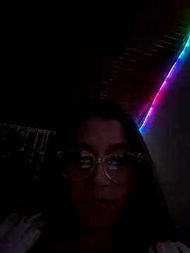 Isabella Varella online show from November 2025 01:06:01 AM