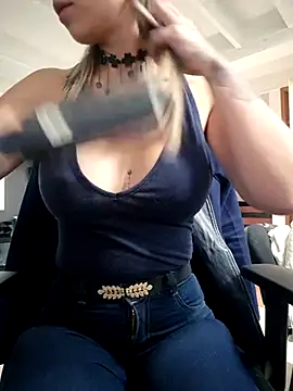 Snapshot of Isabella_Varella chatting on October 2025 12:49:01 PM Isabella Varella online show from October 2025 12:49:01 PM