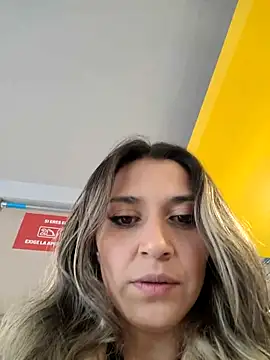 Snapshot of Isabella_Varella chatting on March 2025 01:32:02 PM Isabella Varella online show from March 2025 01:32:02 PM