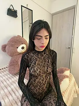 ZaraLuuv online show from March 2026 06:09:02 PM