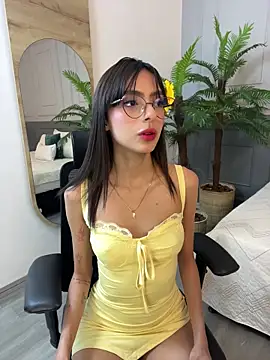 ZaraLuuv online show from December 2025 04:06:01 PM