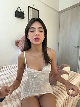 ZaraLuuv online show from March 2026 06:37:02 PM