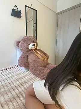 ZaraLuuv online show from March 2026 06:41:01 PM