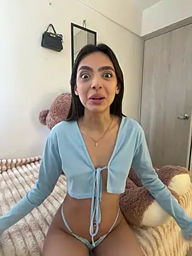 ZaraLuuv online show from March 2026 06:18:02 PM