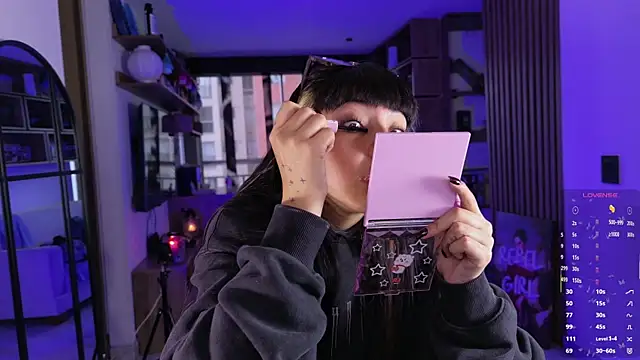 Saraa Desiree online show from April 2026 01:48:01 PM