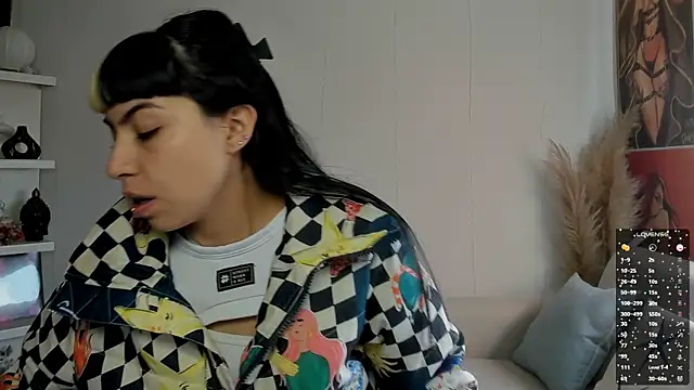 Snapshot of Saraa_Desiree chatting on September 2025 12:38:01 PM Saraa Desiree online show from September 2025 12:38:01 PM