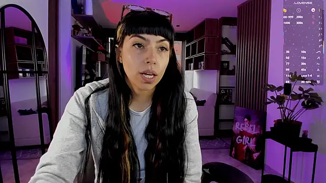 Saraa Desiree online show from February 2026 07:34:02 PM