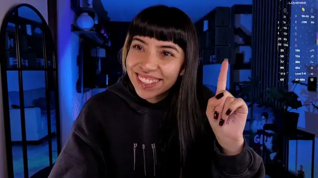 Saraa Desiree online show from April 2026 06:42:01 AM