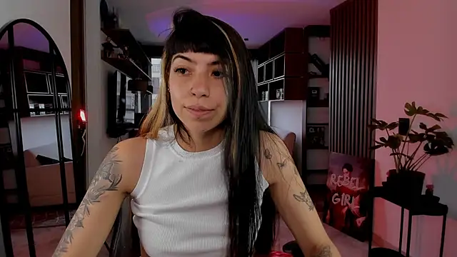 Saraa Desiree online show from February 2026 08:53:01 PM