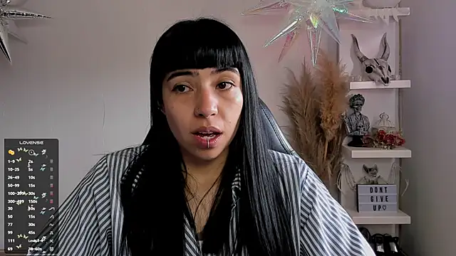 Snapshot of Saraa_Desiree chatting on March 2025 09:40:02 PM Saraa Desiree online show from March 2025 09:40:02 PM