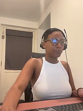 Snapshot of Melia_Rayne chatting on June 2026 09:53:01 AM Melia Rayne online show from June 2026 09:53:01 AM