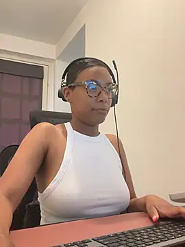 Snapshot of Melia_Rayne chatting on May 2026 09:40:01 AM Melia Rayne online show from May 2026 09:40:01 AM