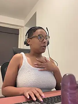Snapshot of Melia_Rayne chatting on May 2026 09:49:02 AM Melia Rayne online show from May 2026 09:49:02 AM