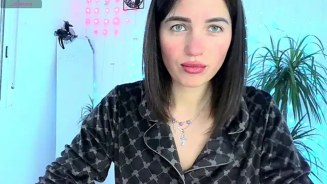 Snapshot of neferutt chatting on November 2025 11:00:01 AM neferutt online show from November 2025 11:00:01 AM