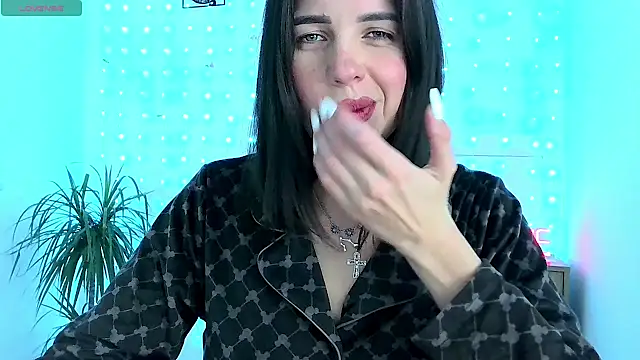 Snapshot of neferutt chatting on November 2025 06:52:02 PM neferutt online show from November 2025 06:52:02 PM