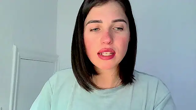 Snapshot of neferutt chatting on November 2025 04:11:01 PM neferutt online show from November 2025 04:11:01 PM