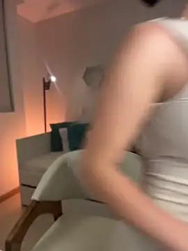 ValentinaMilann online show from April 2026 12:05:01 AM