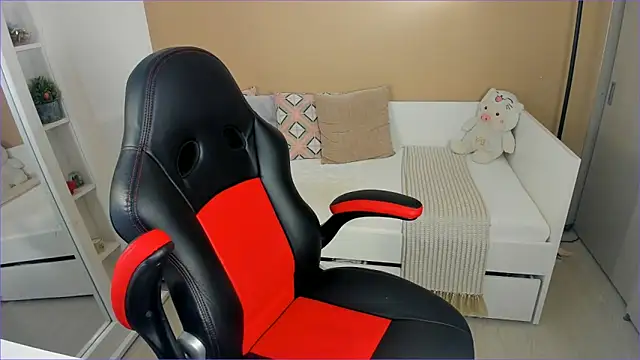 ValentinaMilann online show from November 2025 09:09:01 PM