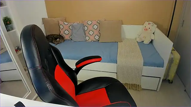 ValentinaMilann online show from November 2025 07:28:01 PM