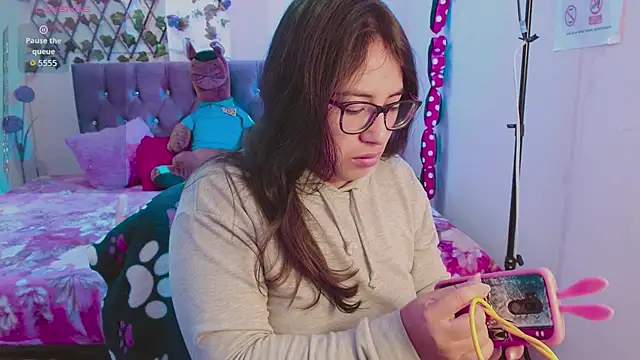 Snapshot of Anny__cute chatting on October 2025 12:17:02 PM Anny cute online show from October 2025 12:17:02 PM