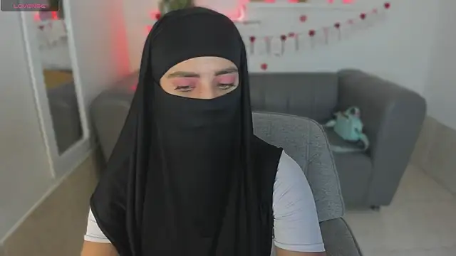 Snapshot of salma_arabicc chatting on September 2025 04:18:02 AM salma arabicc online show from September 2025 04:18:02 AM