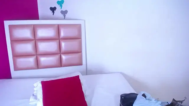 tiny sarah1 online show from October 2025 03:44:02 PM