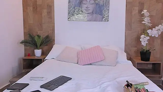 isabella winkler online show from March 2026 11:43:01 AM