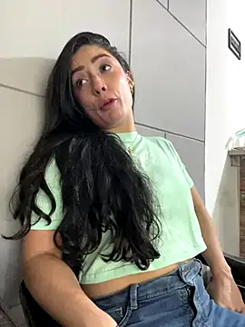 isabella winkler online show from December 2025 03:56:02 PM