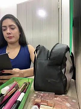 isabella winkler online show from February 2026 01:10:01 PM