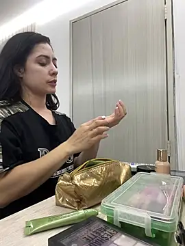 isabella winkler online show from March 2026 10:43:01 AM