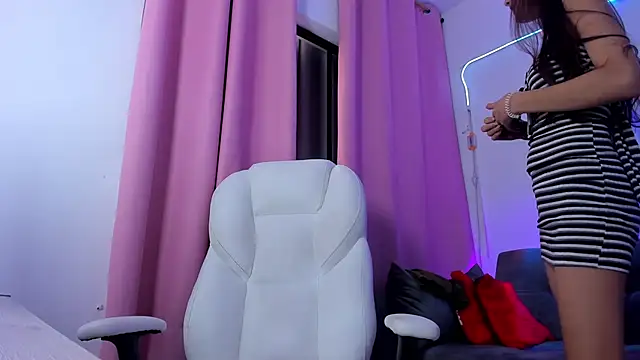 gaaby foxx online show from September 2025 01:32:02 PM