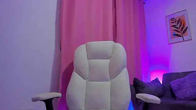 Snapshot of gaaby_foxx chatting on December 2025 01:43:02 PM gaaby foxx online show from December 2025 01:43:02 PM