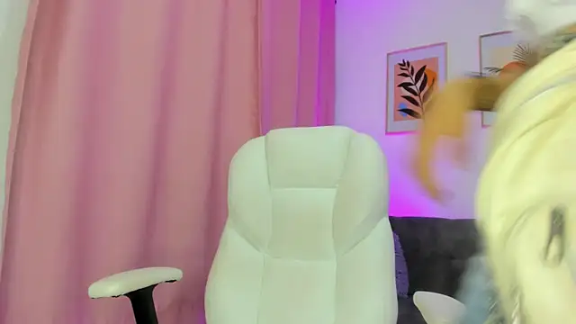 gaaby foxx online show from April 2026 08:09:02 PM