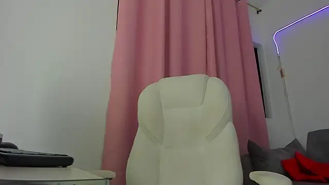gaaby foxx online show from September 2025 01:28:01 PM
