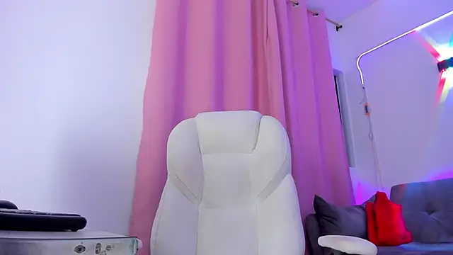 gaaby foxx online show from September 2025 01:51:01 PM
